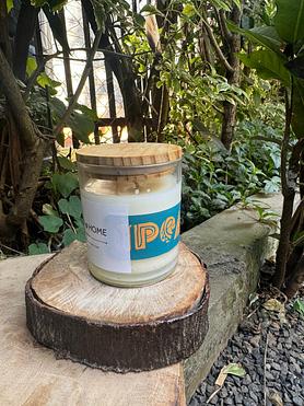 SALE: Lemon + Vanilla Scented Candle (Seasonal)